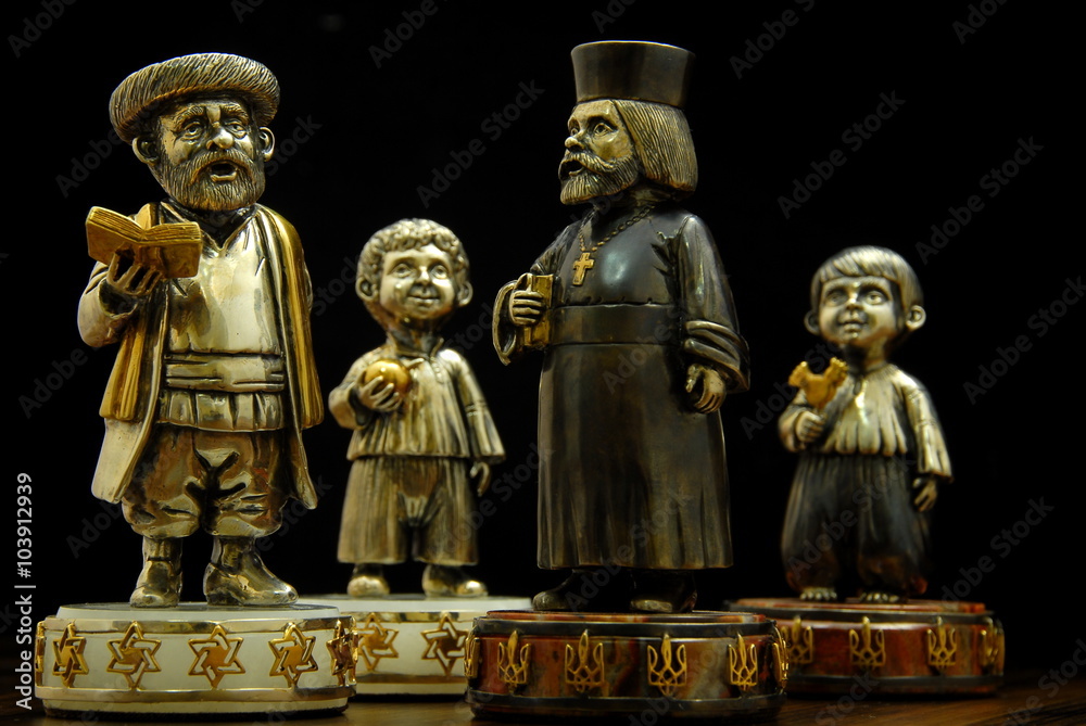 Obraz premium Exclusive national chess made of silver, gold and precious stones.