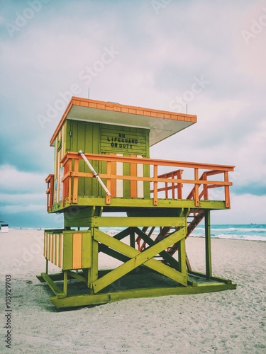 lifeguard tower © foxtrotromeo