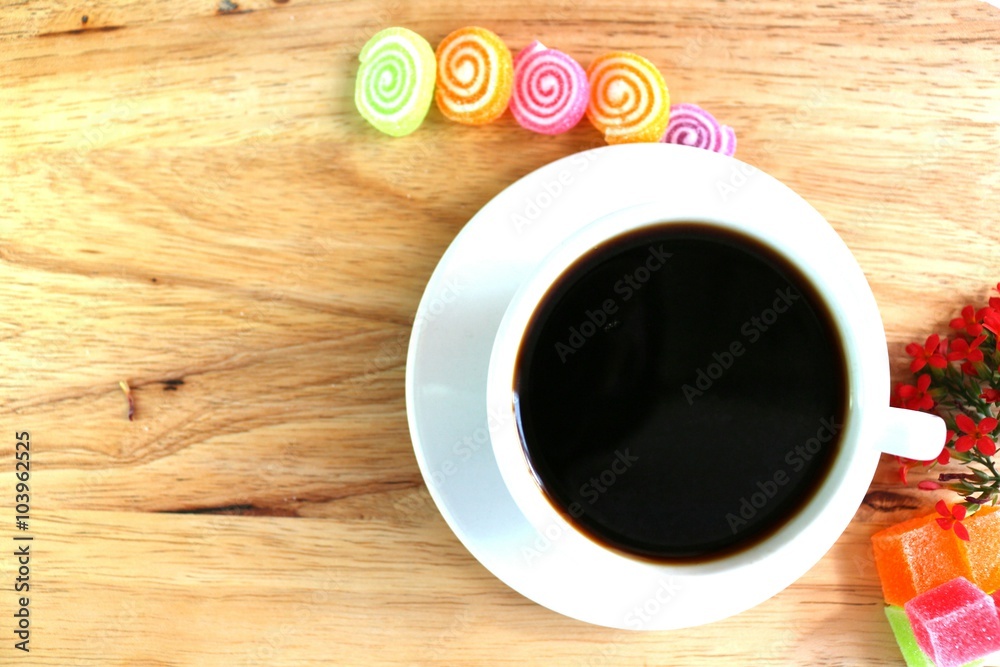Obraz premium coffee break with snacks wood background