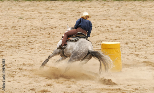 Fotografie barrel racing at rodeo