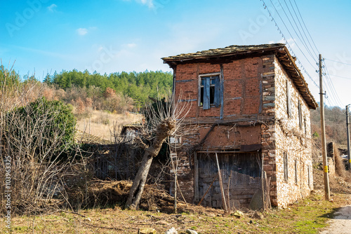 old abendoned rustic house photo