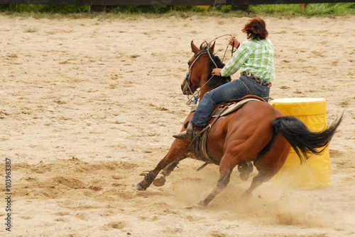Fotografie barrel racing at rodeo