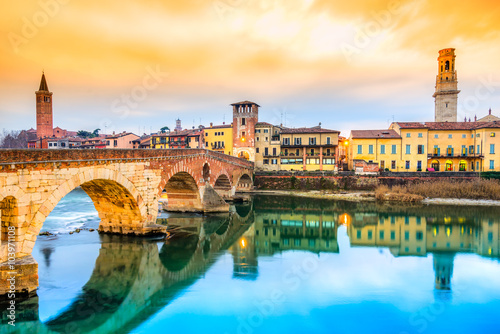 Fototapeta Ponte di Pietra w Weronie, Włochy