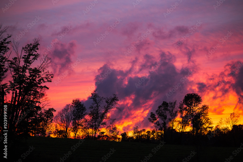 Fototapeta premium Scenic View of Colorful Sky at Sunset