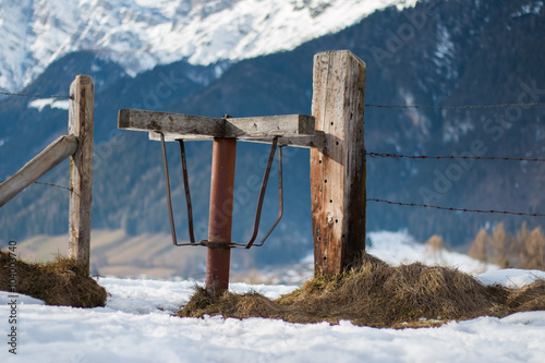 Durchgang, Kuhgatter, Berge im Hintergrund © Patrick Daxenbichler