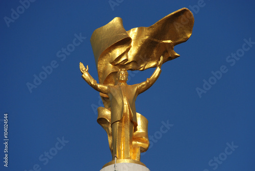 Golden Turkmenbashi Statue