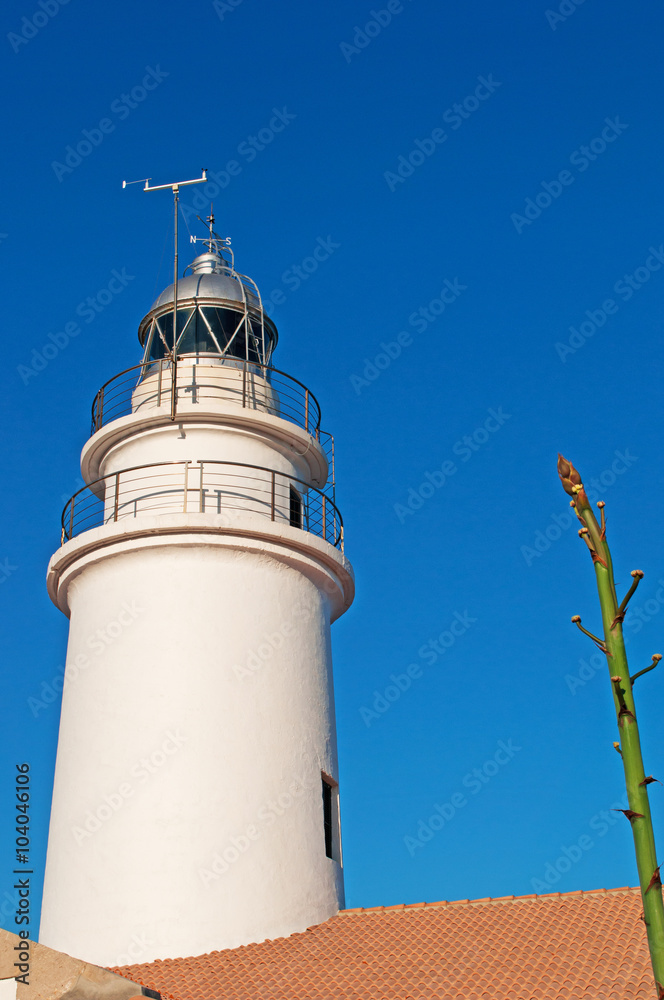 Maiorca, Isole Baleari, Spagna: il faro di Capdepera, marcatore del canale che separa Maiorca da Minorca nel punto più stretto, 6 giugno 2012