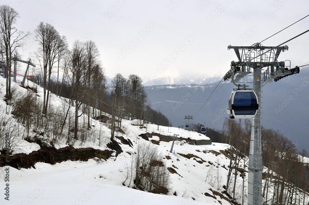 Obraz premium Cable Car railway in ski resort Sochi, Roza Khutor