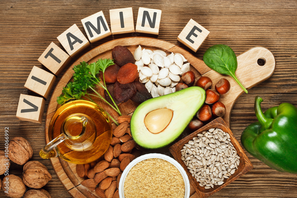 Foods rich in vitamin E - obrazy, fototapety, plakaty 