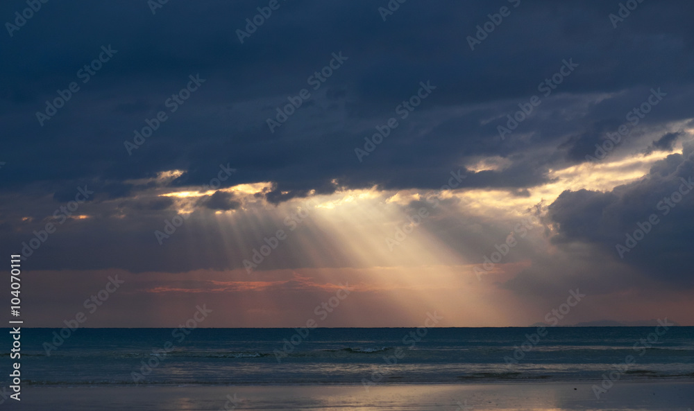 Naklejka premium The rays of the sun