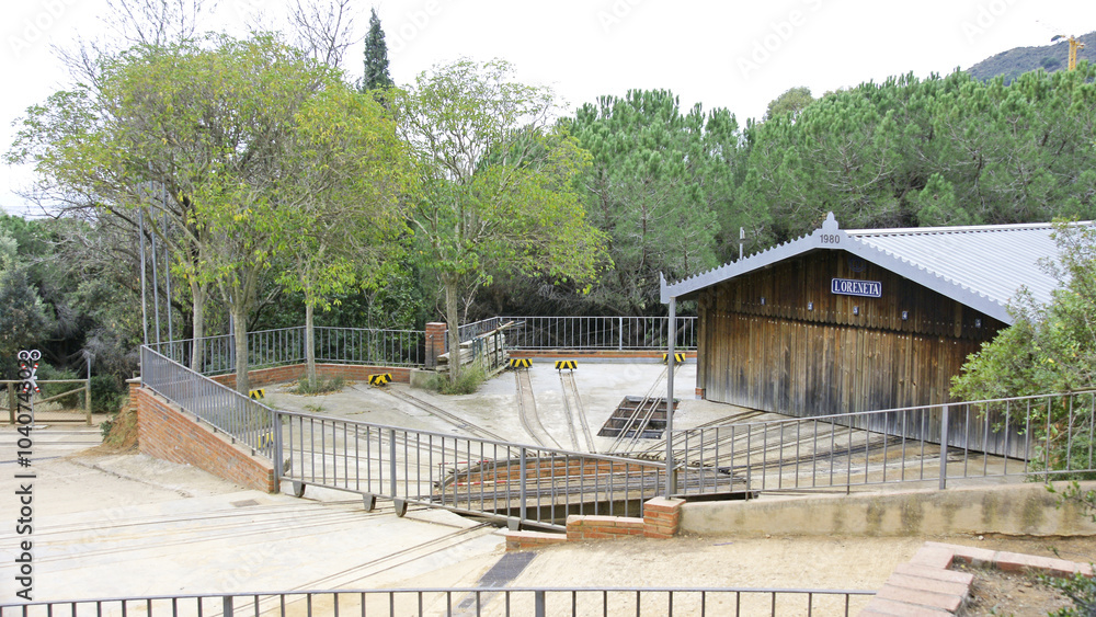 Vías e infraestructuras del trenecito del parque de la Oreneta, Barcelona Vías e infraestructuras del trenecito del parque de la Oreneta, Barcelona