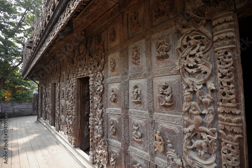 Shwenandaw Kyaung Tempel in Mandalay photo