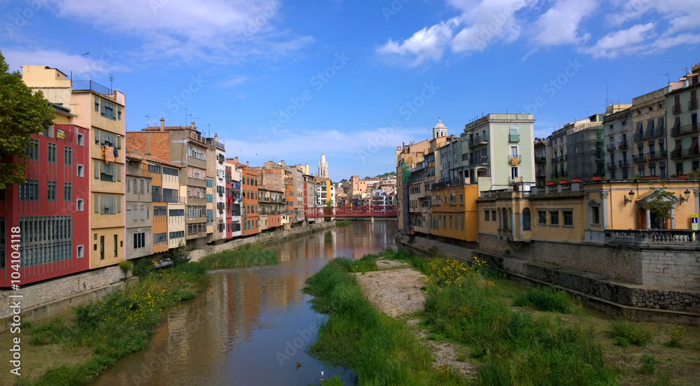 View of the city of Girona from the bridge over the Onyar river