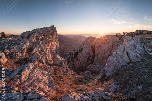Fototapeta Naklejka Na Ścianę i Meble -  Mountain landscape at sunrise
