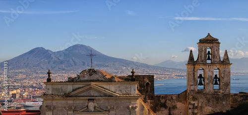 Vista del golfo di Napoli con il Vesuvio, Castel Sant'Elmo