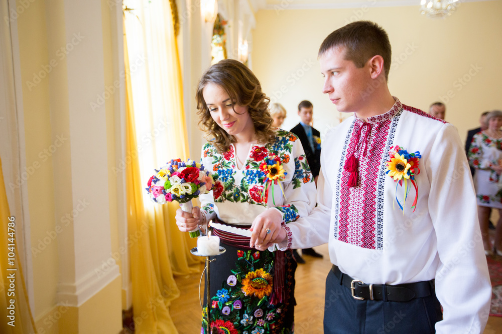 Obraz premium Wedding. Beautiful bride. Beautiful happy wedding couple