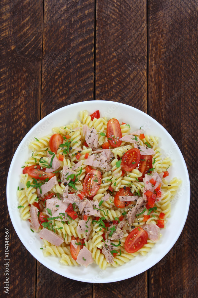 Salad with tuna, tomato and pasta Salad with tuna, tomato and pasta