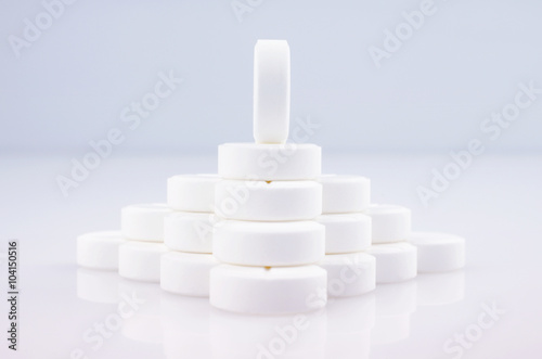 фотографія Wall of white tablets
