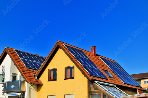 Einfamilienhäuser mit Solarkollektoren
