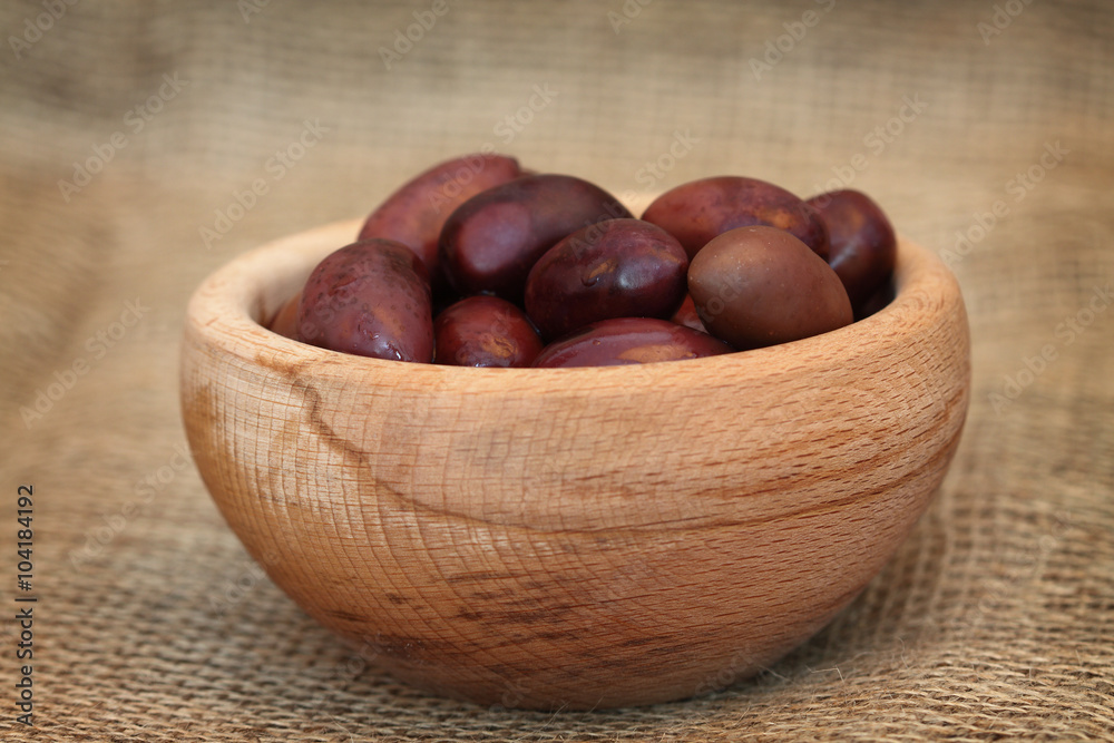 Obraz premium olives in bowl
