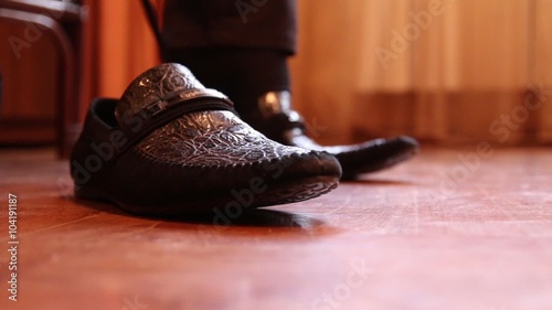 shoeing men shoes photo