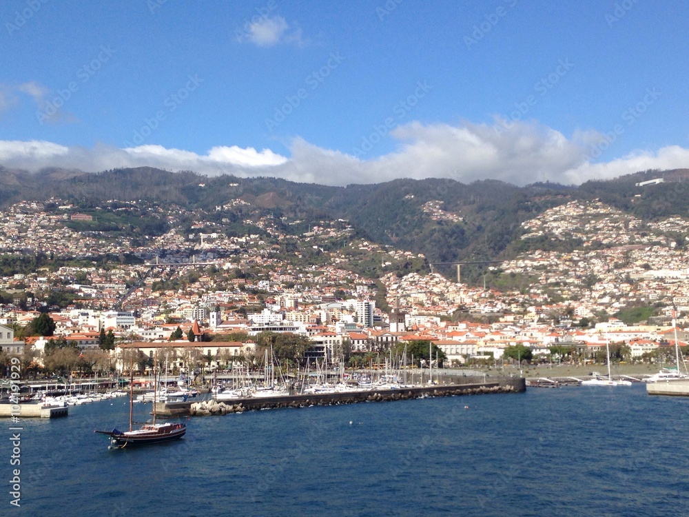 Funchal Madeira vom Meer aus