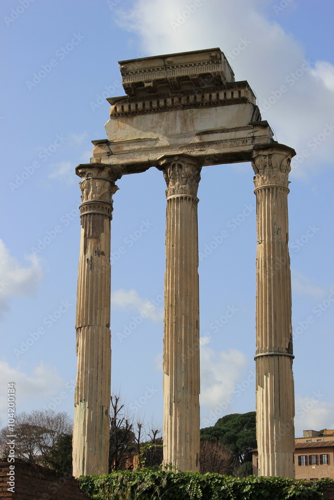 Säulen des Castor und Pollux-Tempel im Forum Romanum in Italien
