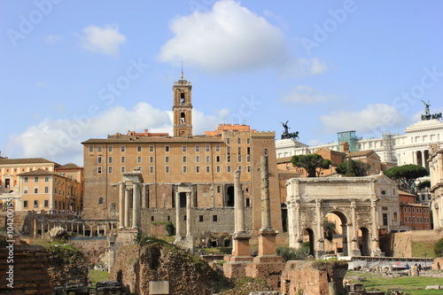 Rom: Blick über das berühmte Forum Romanum (Italien)