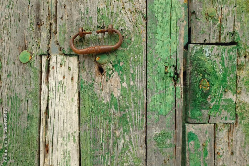 Green painted wood with rusty handle
Green painted wood with rusty handle