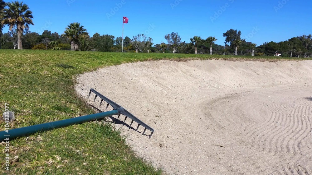 4K Rake in a field of golf