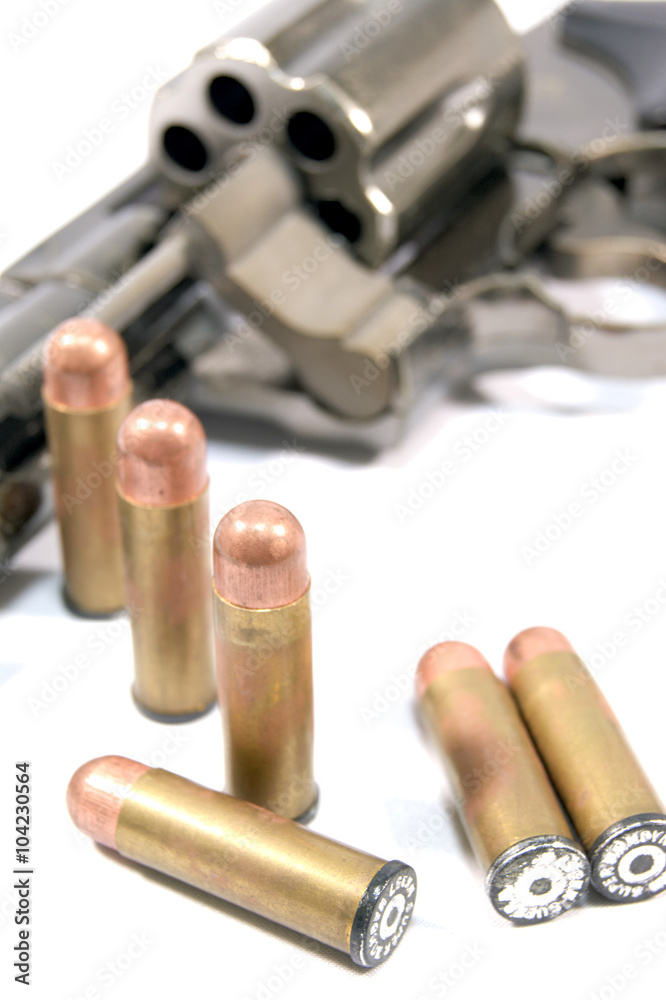ピストルと銃弾 ピストルと銃弾