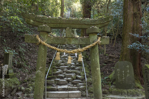 熊野磨崖仏・鬼の築いた石段