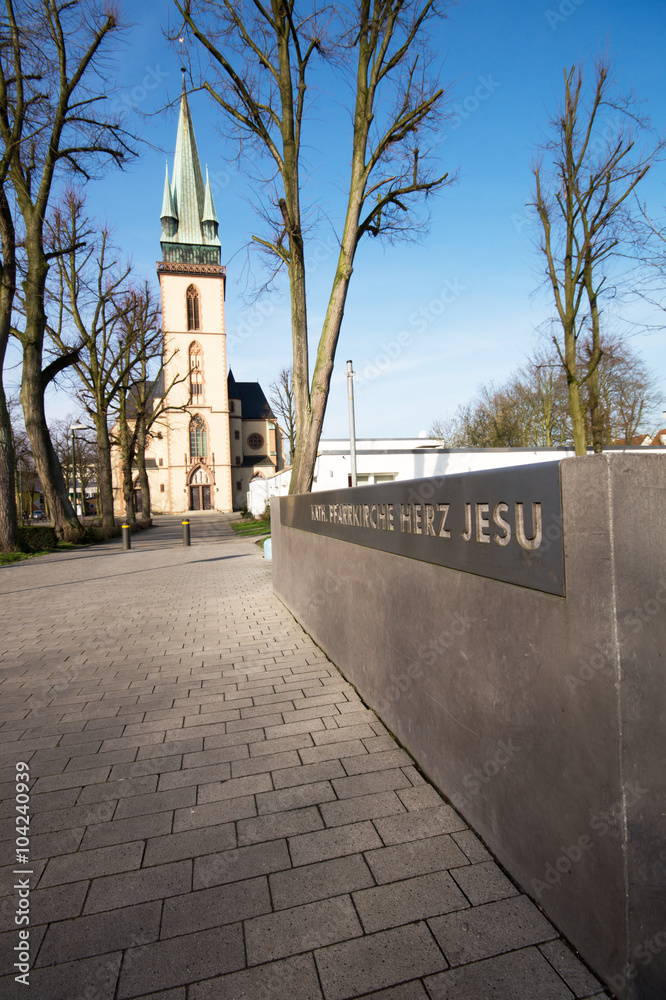Fototapeta premium Herz-Jesu-Kirche in Lünen, Nordrhein-Westfalen