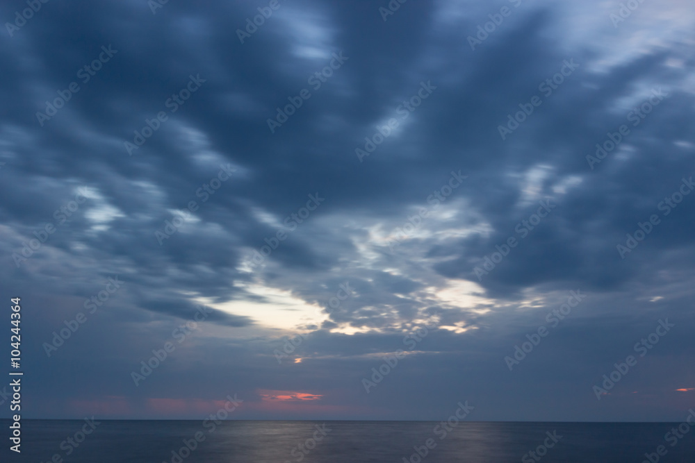 Naklejka premium Beautiful sunrise with dramatic sky over Black sea, Crimea