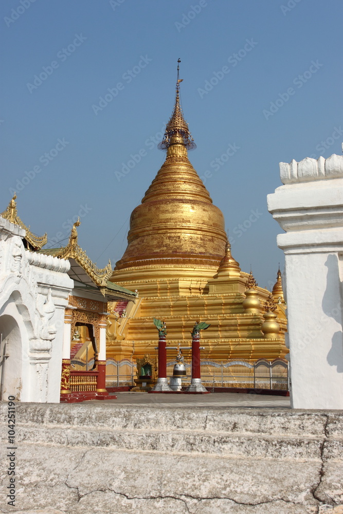 Sanda Muni pagoda in Mandalay, Myanmar Sanda Muni pagoda in Mandalay, Myanmar