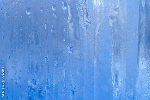 Frostwork melting © Kirill Kurashov