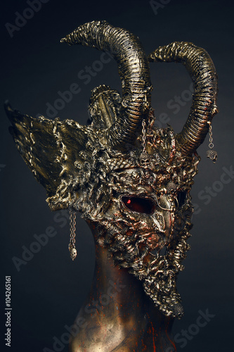Scary steel mask with horns 