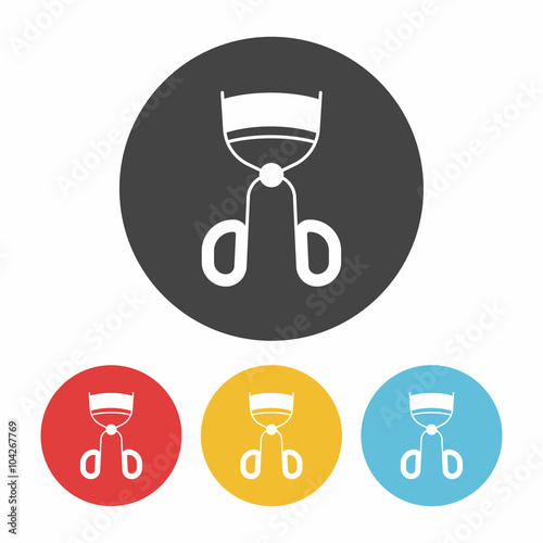 Eyelash curler icon