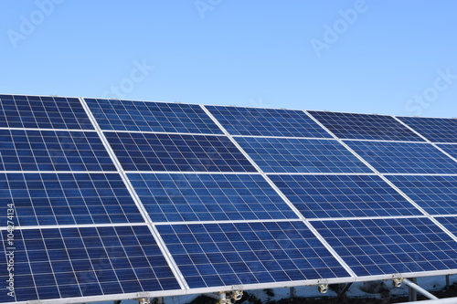 太陽光発電／山形県の庄内地方で、太陽光発電用ソーラーパネルの風景を撮影した写真です。