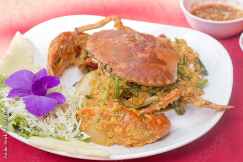 Stir Fried Crab with yellow curry