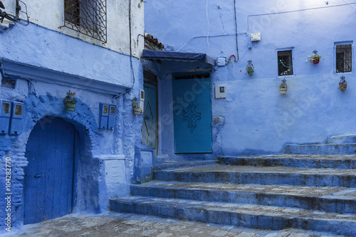 Hermosa ciudad pintada en azul de Chefchaouen en Marruecos © Antonio ciero
