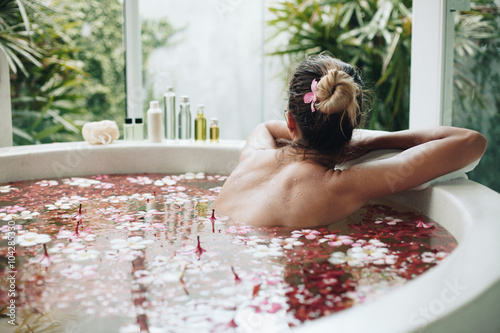 Spa bathing with flowers Fototapeta