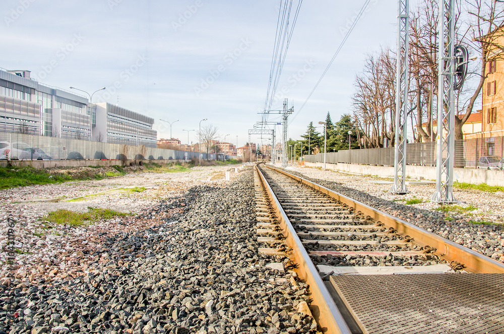 Fototapeta premium gravel urban crossing railroad