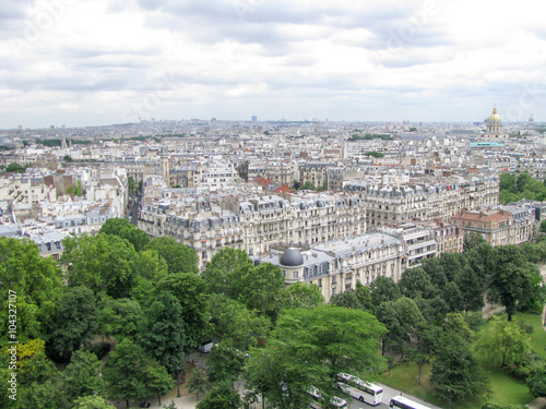 Spectacular panorama of Paris, France © Anatoly Murzintsev