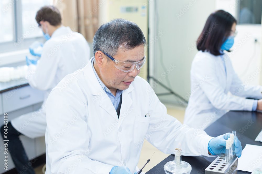 people do medical experiment in lab people do medical experiment in lab