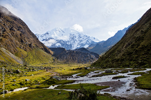 Fotografia Mountains on Salkantay Trek in Peru South America