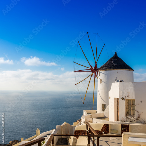 Moulin à Oia sur l'île de Santorin, Grèce