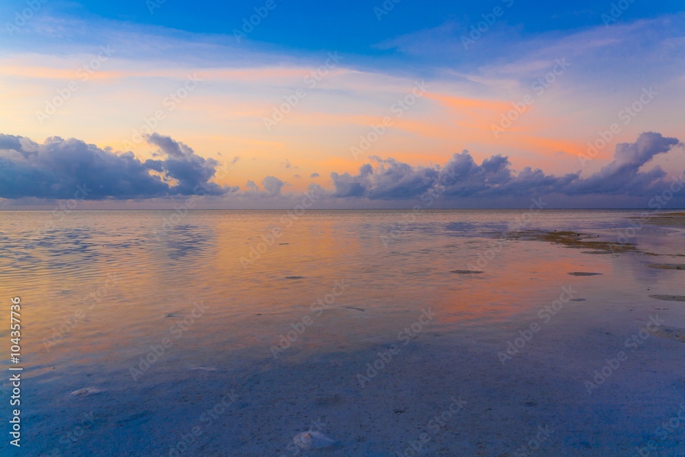 Obraz premium sunset tropical sea
