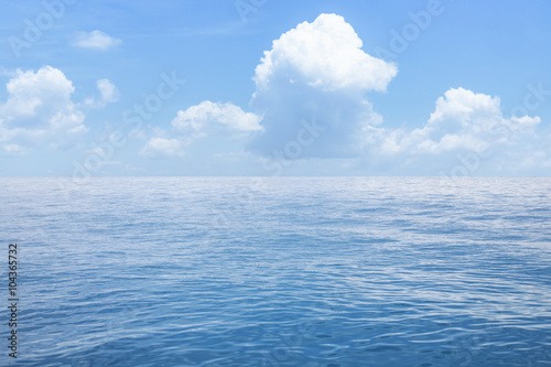 Summer seascape with blue sea and sky background © Thanakorn Thaneevej