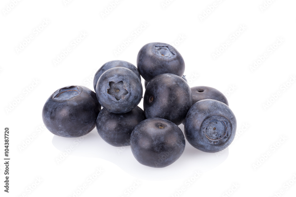 fresh blueberries isolated on white background fresh blueberries isolated on white background